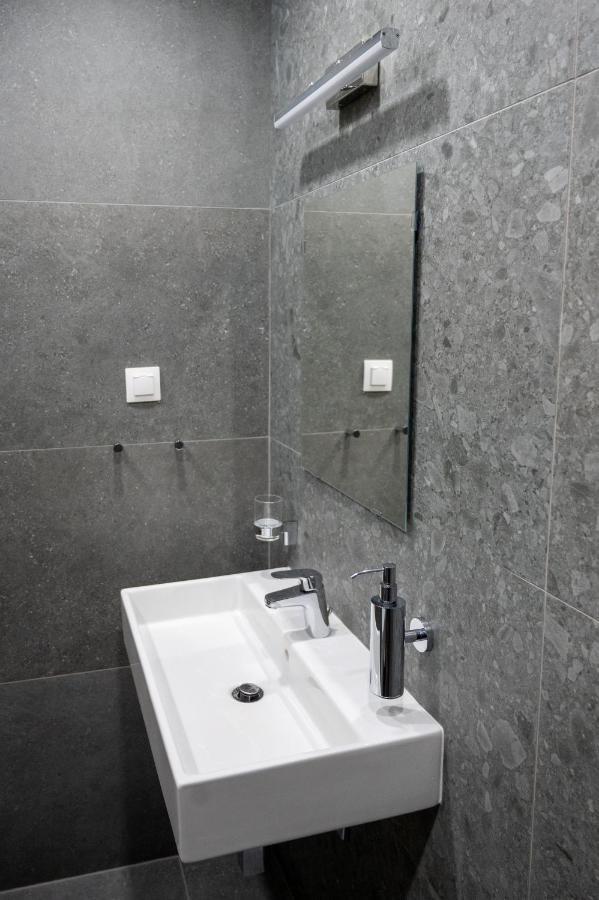 Modern And Spacious In The Centre Διαμέρισμα