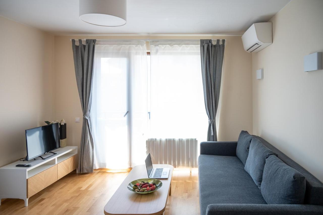 Modern And Spacious In The Centre Σόφια