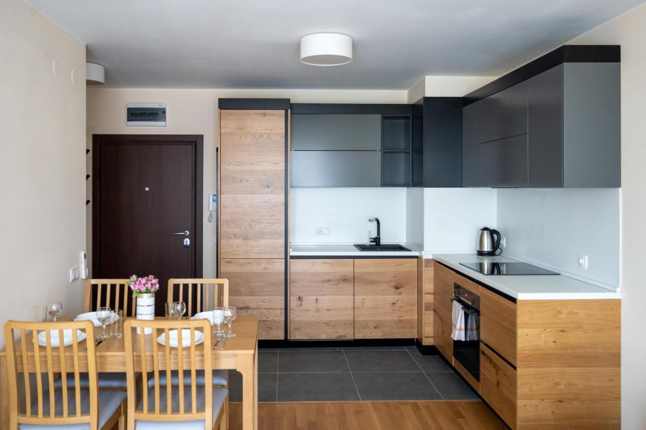 Modern And Spacious In The Centre Διαμέρισμα