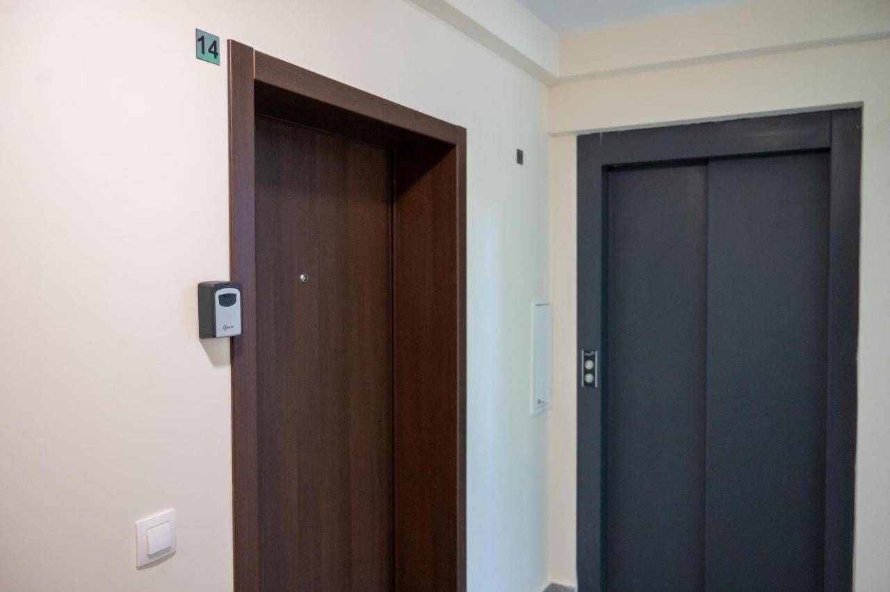 Modern And Spacious In The Centre Διαμέρισμα