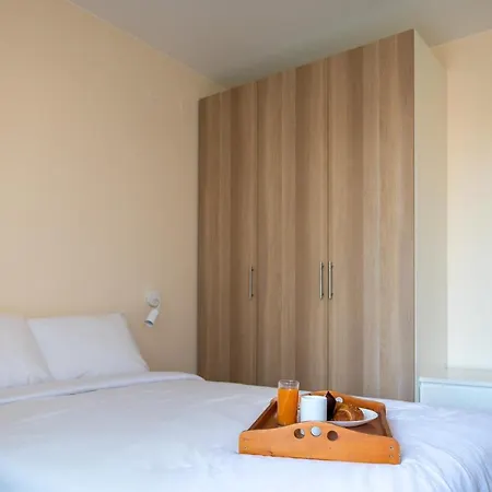 Modern And Spacious Apartments In The City Centre Sofia Exterior photo